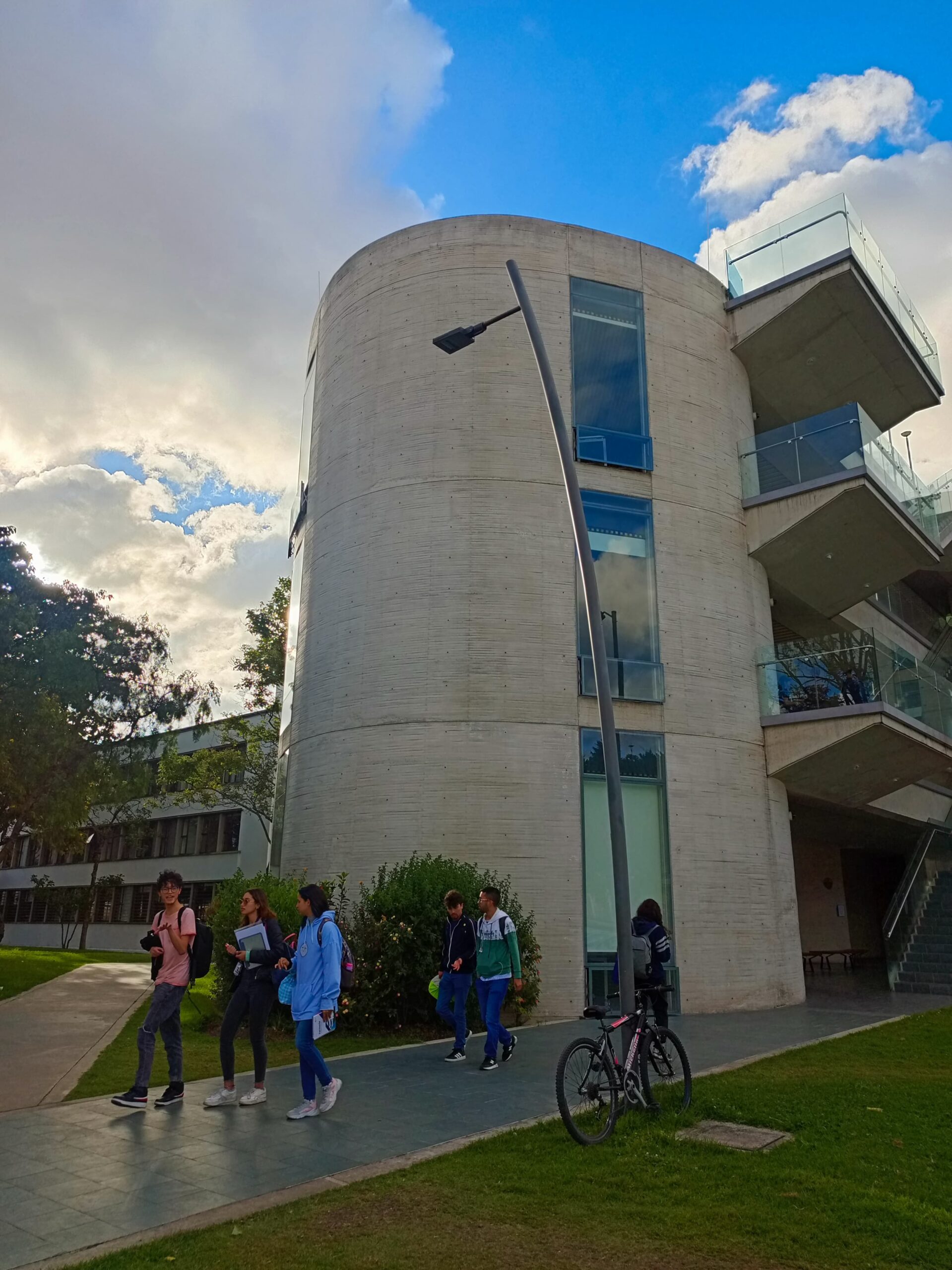 edificio aulas de ciencias gloria galeano