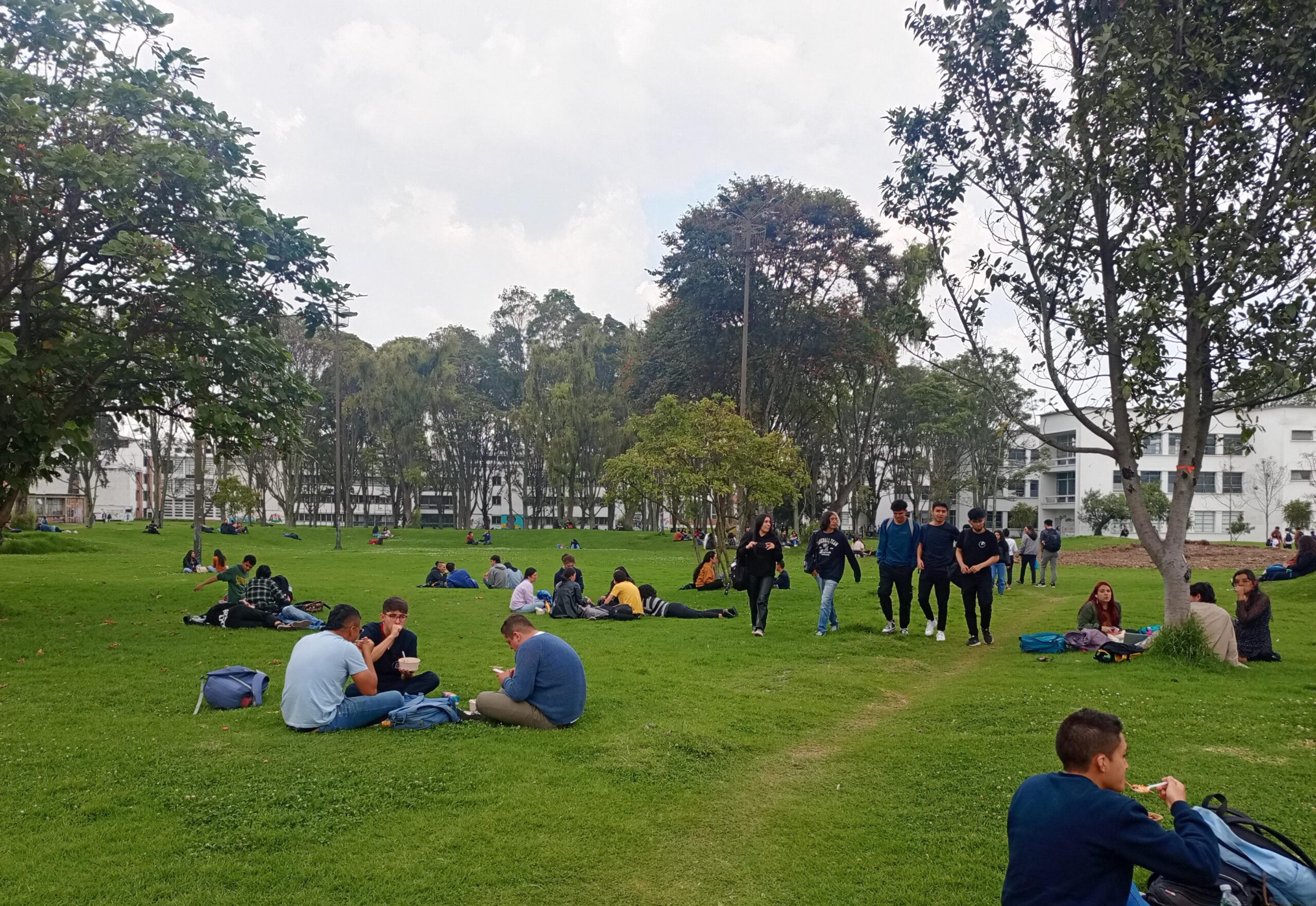 El campus de la Universidad Nacional cuenta con mas de 160 hectáreas, lo que la hace la mas grande del centro de la capital